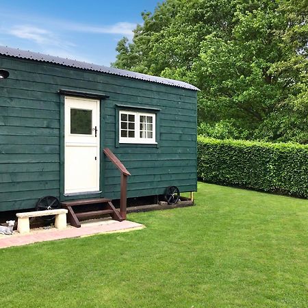 Beautiful Shepherd'S Hut - Lois Weedon Weston  Luaran gambar