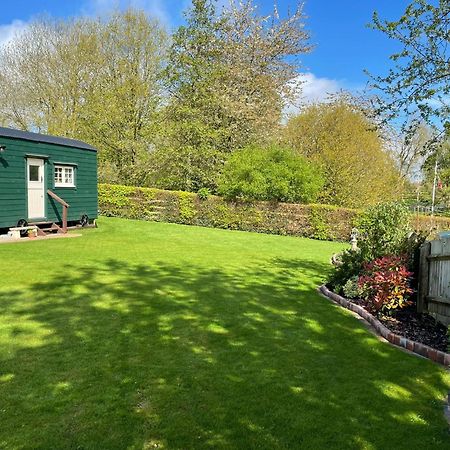 Beautiful Shepherd'S Hut - Lois Weedon Weston  Luaran gambar