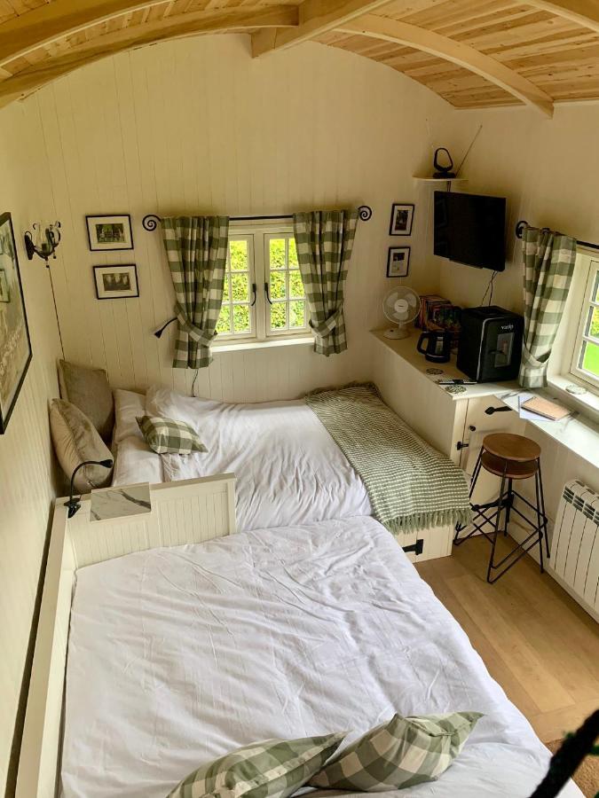 Beautiful Shepherd'S Hut - Lois Weedon Weston  Luaran gambar