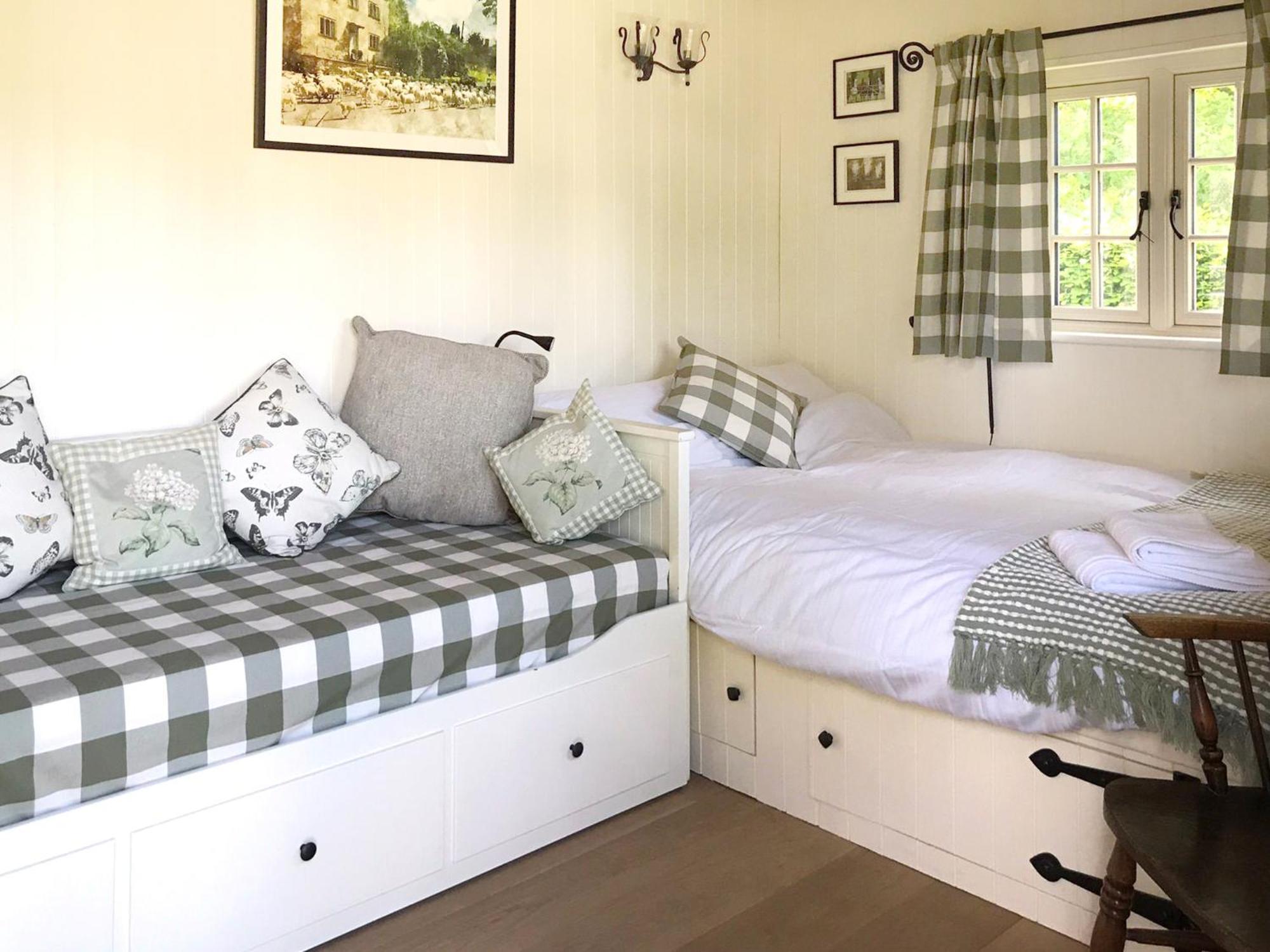 Beautiful Shepherd'S Hut - Lois Weedon Weston  Luaran gambar
