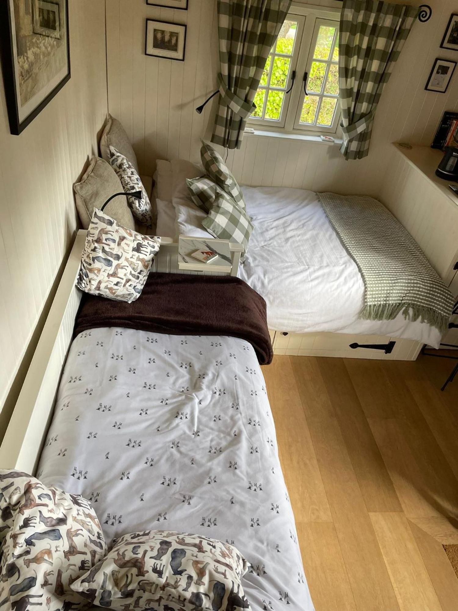 Beautiful Shepherd'S Hut - Lois Weedon Weston  Luaran gambar